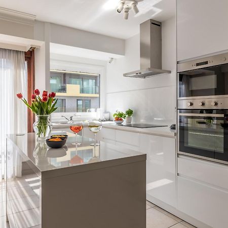 Weloveoostende - Newly Renovated Large Apartment 150M From The Beach - Including Bed Sheets And Final Clea-Ning Eksteriør billede