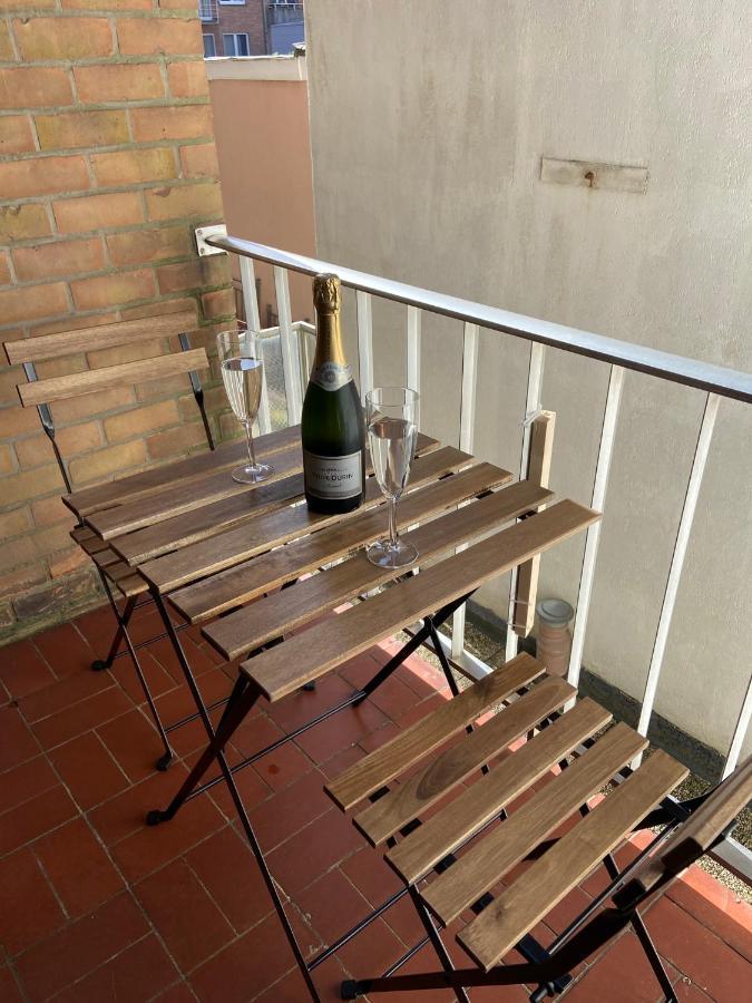 Weloveoostende - Newly Renovated Large Apartment 150M From The Beach - Including Bed Sheets And Final Clea-Ning Eksteriør billede