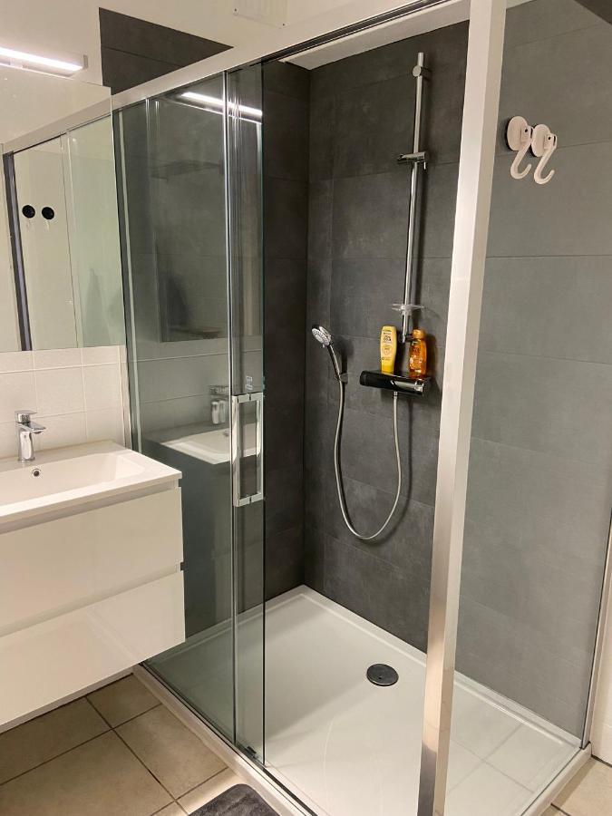 Weloveoostende - Newly Renovated Large Apartment 150M From The Beach - Including Bed Sheets And Final Clea-Ning Eksteriør billede