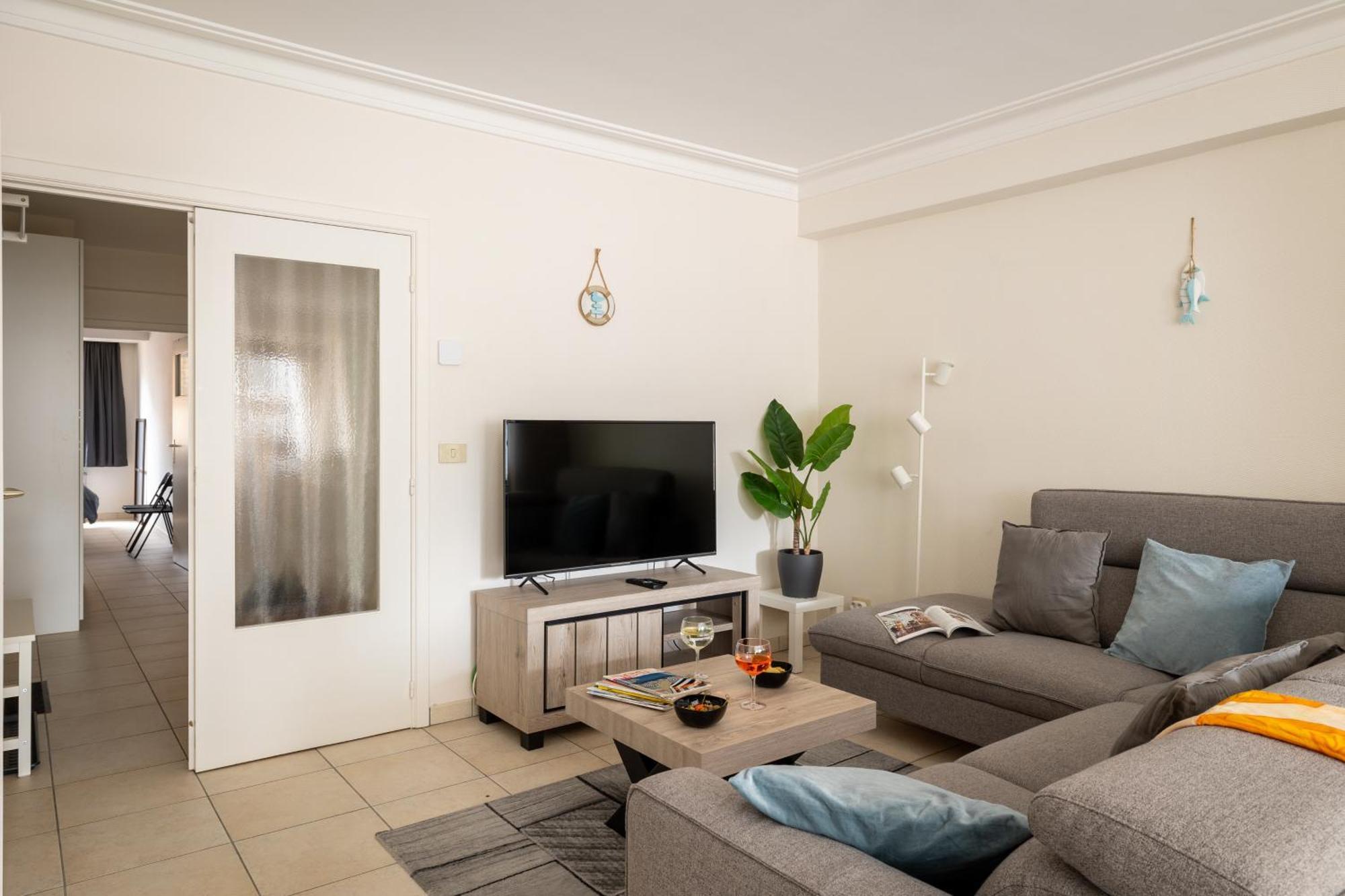 Weloveoostende - Newly Renovated Large Apartment 150M From The Beach - Including Bed Sheets And Final Clea-Ning Eksteriør billede